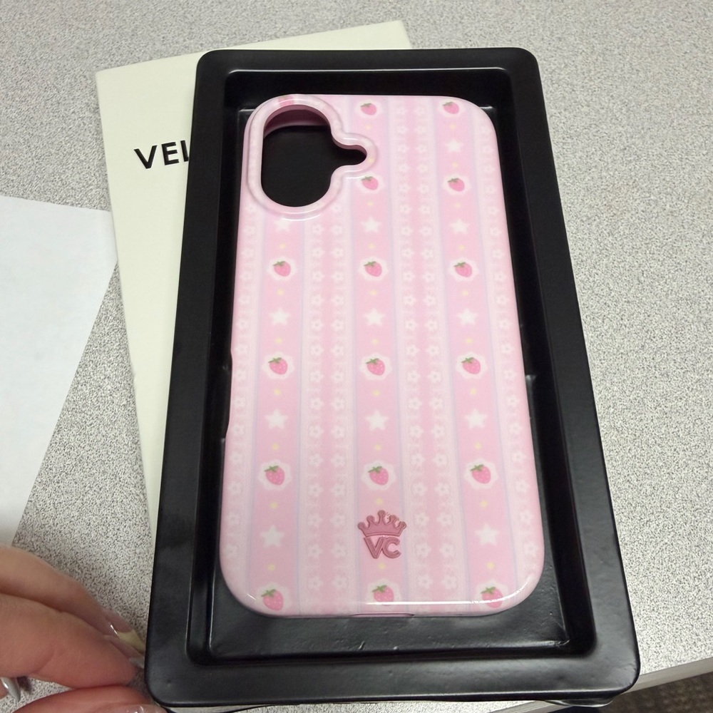 Velvet caviar, strawberry pink case MagSafe like new iPhone 16